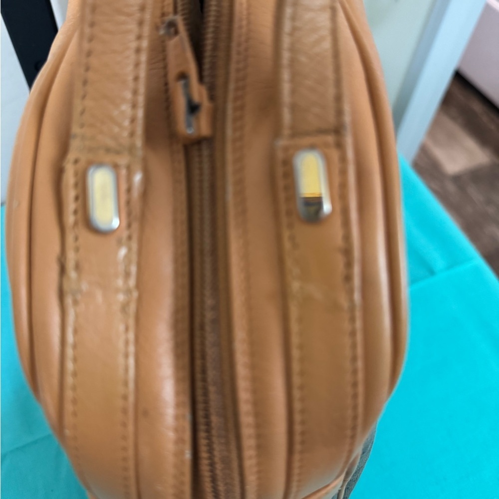 Gucci Micro Logo Beige and Taupe Handbag - Picture 8 of 14